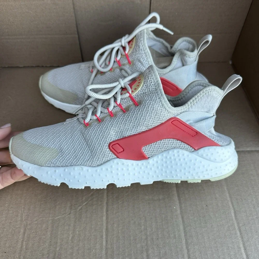Nike Air Huarache Run Ultra Light Orewood Brown Womens Size 9 Red Strap Sneaker